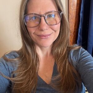 Meet your Posher, Emily